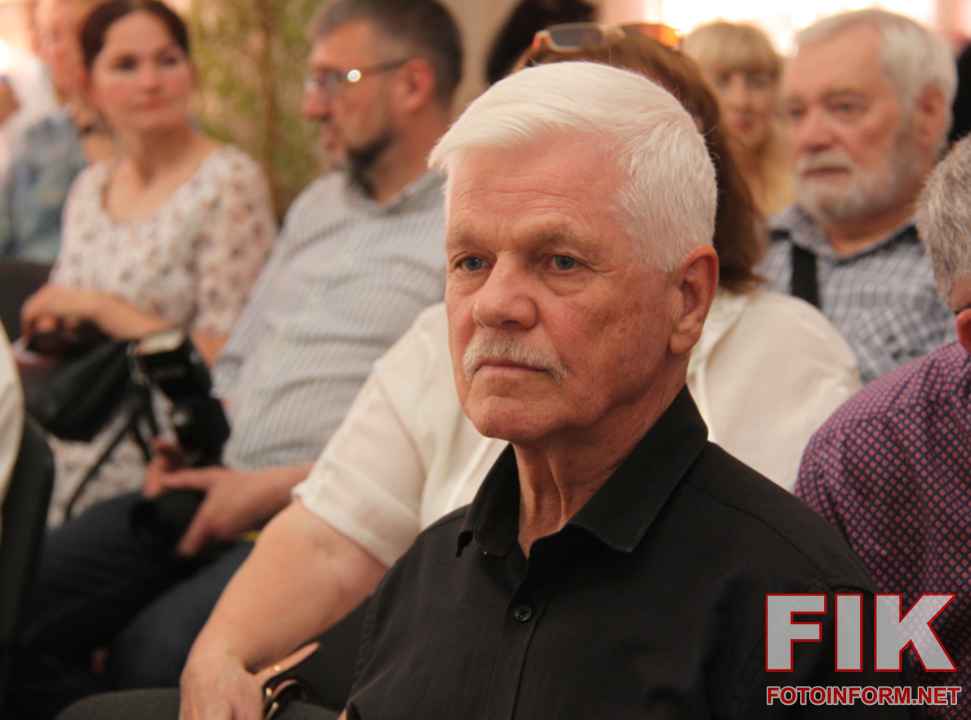 Під час урочистостей відбулося офіційне нагородження авторів