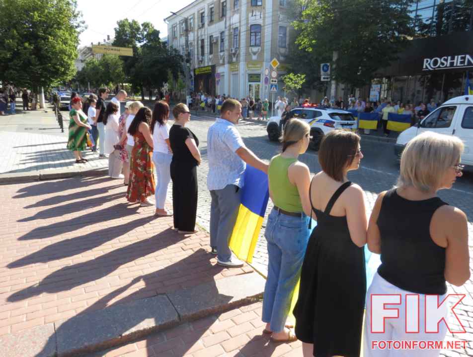Церемонія прощання із загиблими воїнами ЗСУ на площі Героїв Майдану у Кропивницькому