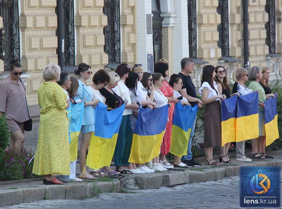 під час хвилини мовчання біля площі Героїв Майдану, прощаючись із Андрієм Фришком та Олександром Ходаковським