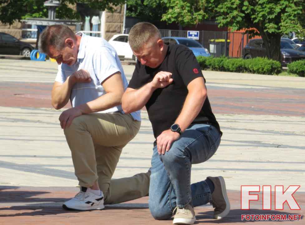 Траурна церемонія прощання із загиблими воїнами ЗСУ на головній площі Кропивницького