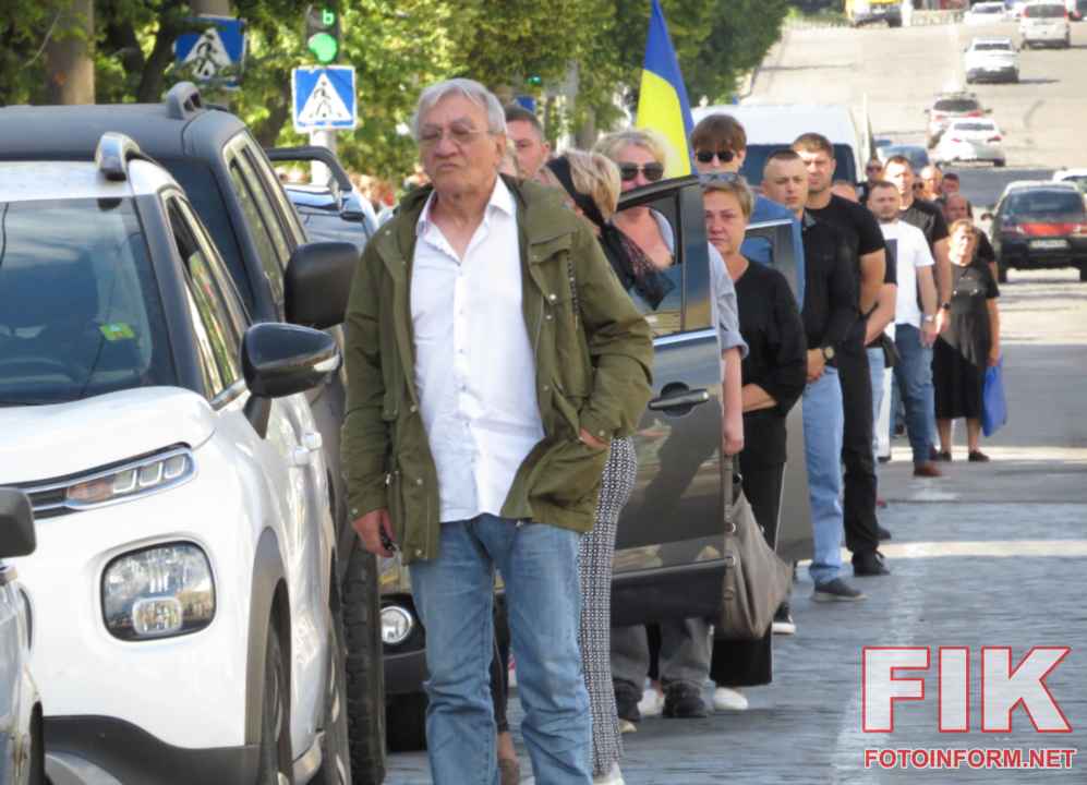Траурна церемонія прощання із загиблими воїнами ЗСУ на головній площі Кропивницького