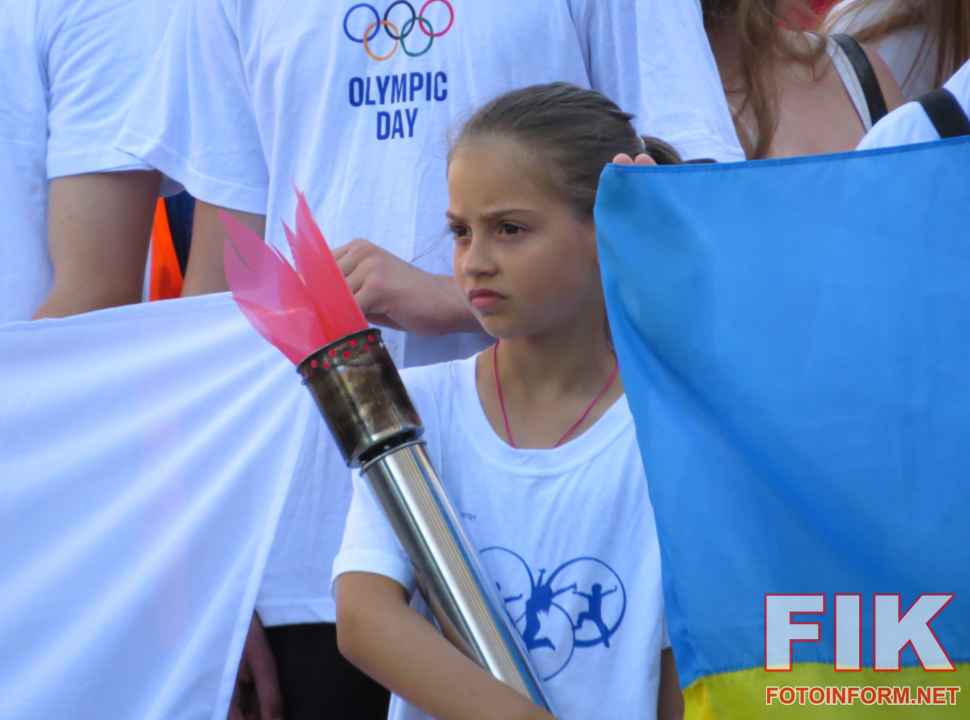 Учасники оздоровчого забігу до Олімпійського дня