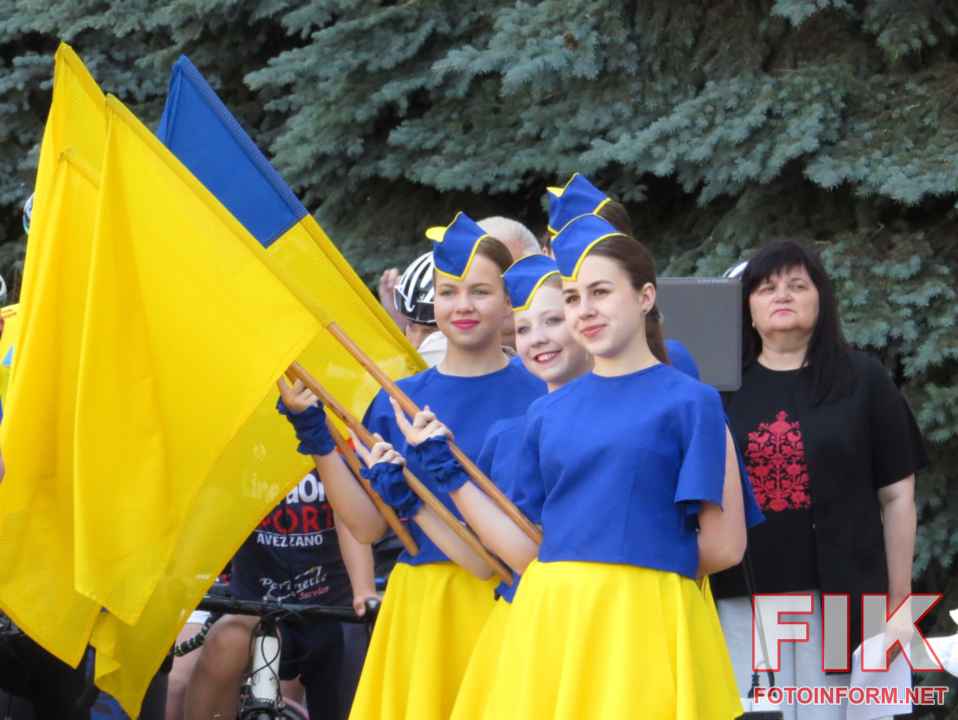 Біля міської ради Кропивницького