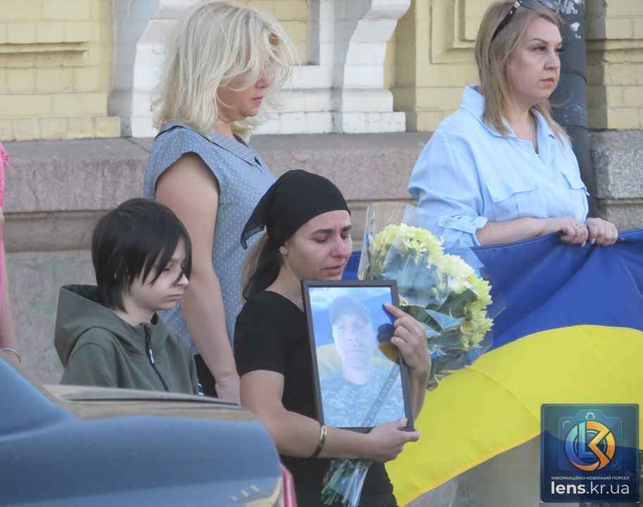 Кропивницький у жалобі прощається з трьома полеглими героями