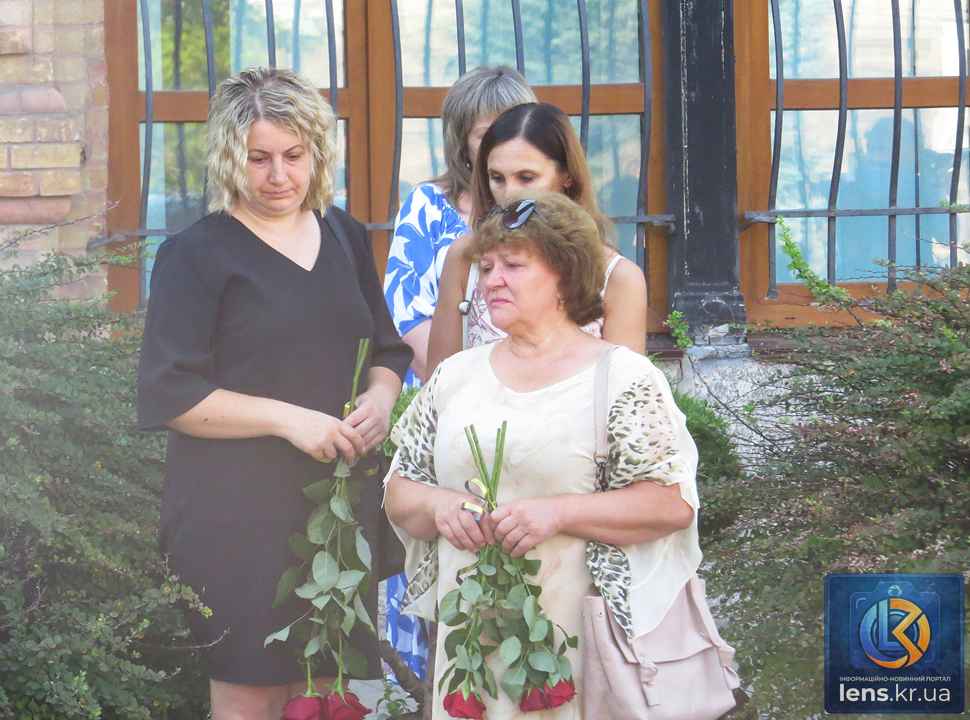 Скороботне прощання з Героями у Кропивницькому на площі Героїв Майдану