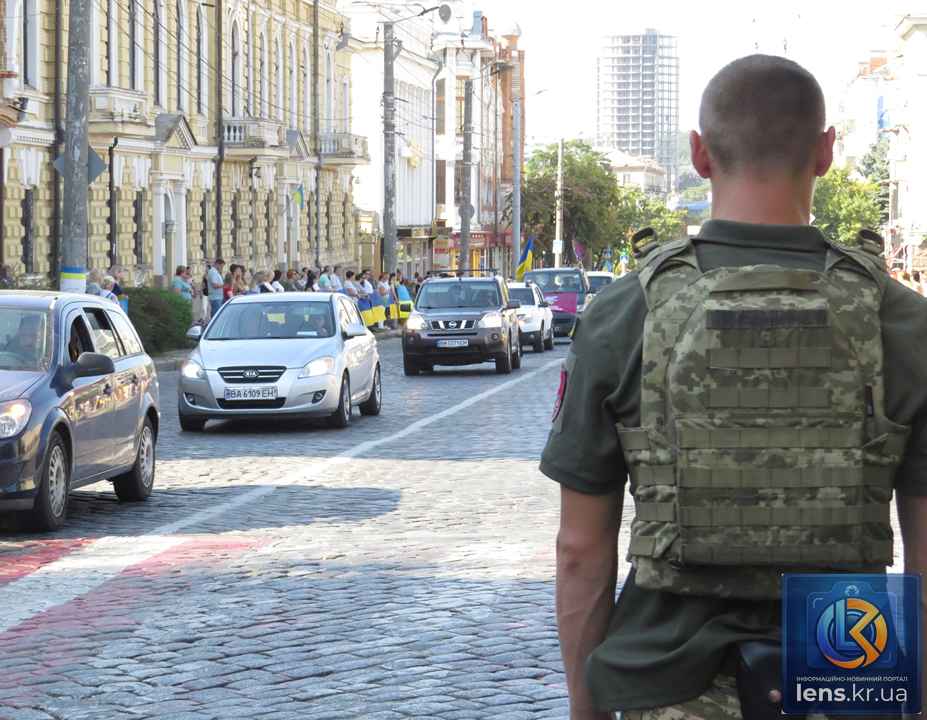 Скороботне прощання з Героями у Кропивницькому на площі Героїв Майдану