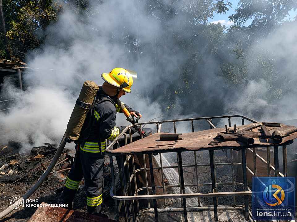 Рятувальники ДСНС ліквідовують пожежі в Кіровоградській області