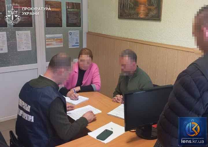 Прокурори Кіровоградської обласної прокуратури повідомили про зміну підозри учасникам організованої групи