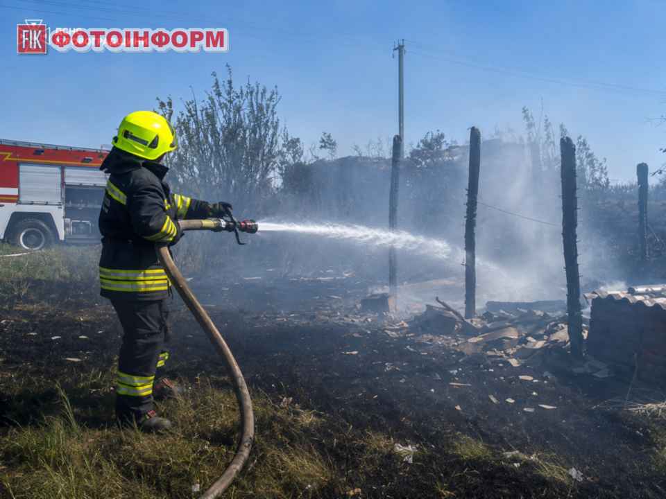 Гасіння сухої рослинності підрозділами ДСНС - пожежі на Кіровоградщині