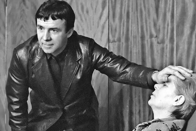 Помер Анатолій Кашпіровський — відомий психотерапевт і телеведучий.